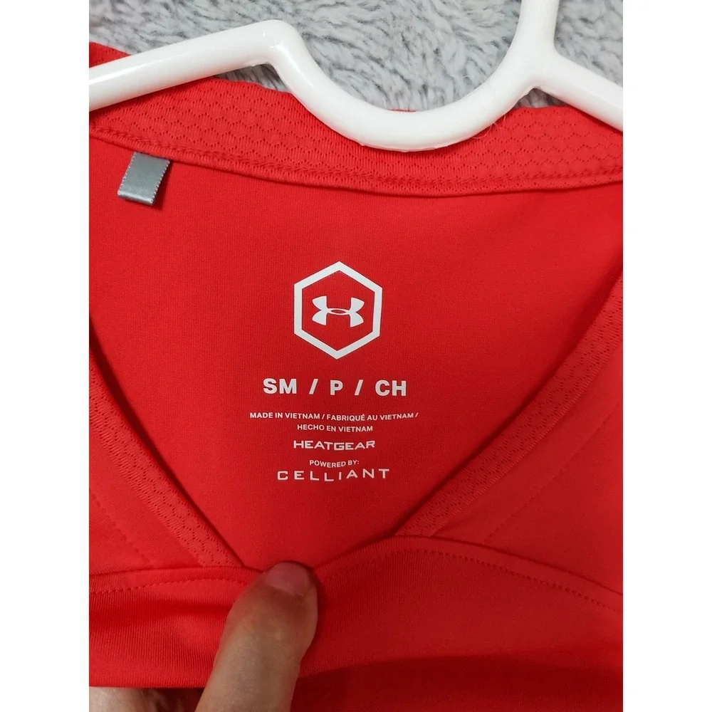Under Armour Compression Shirt Mens Small Rush Celliant Red Performance Gym EUC